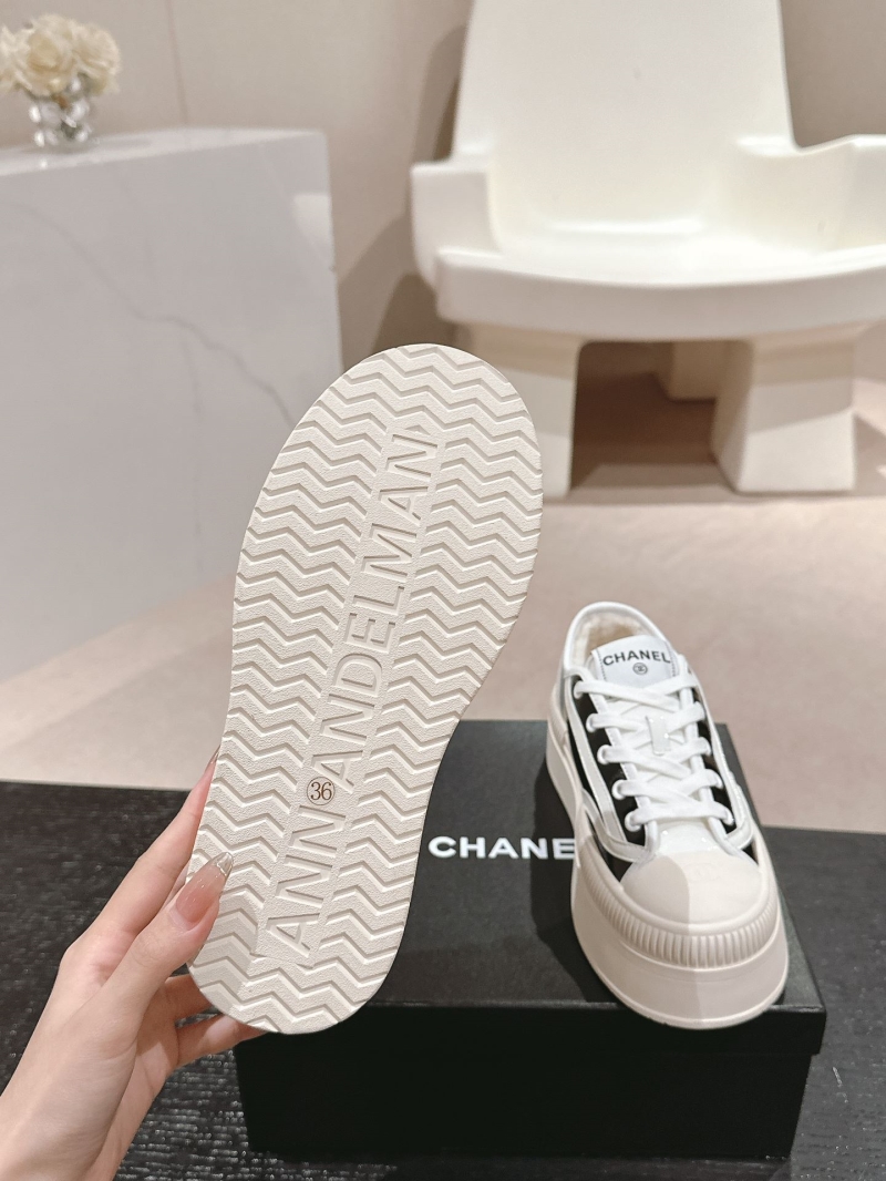 Ch**el sport shoes